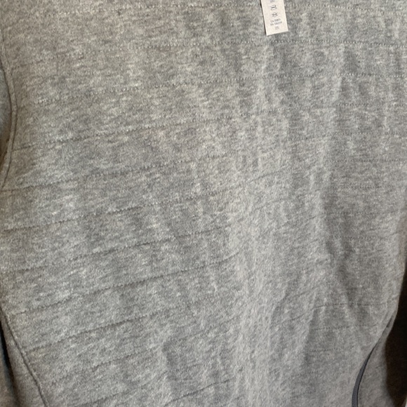 Lululemon Fleece Be True Gray Pullover- Size 10 - Picture 4 of 13